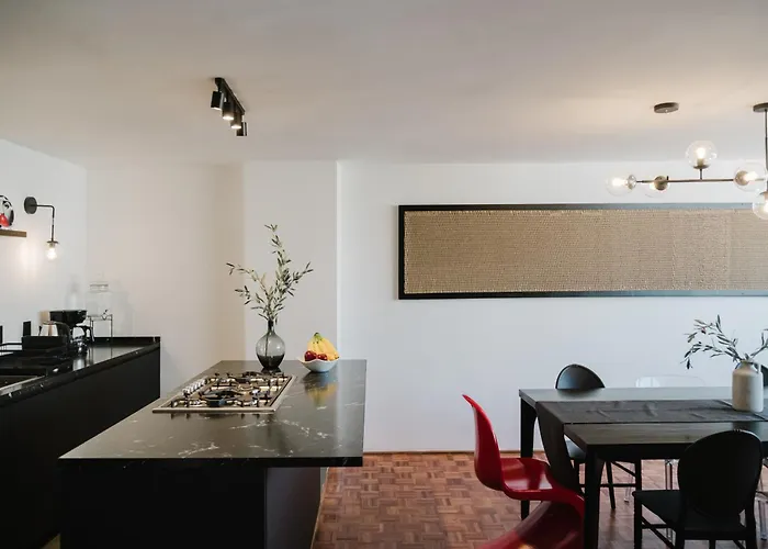 Апартаменты Modern 3br Duplex In The Heart Of Roma